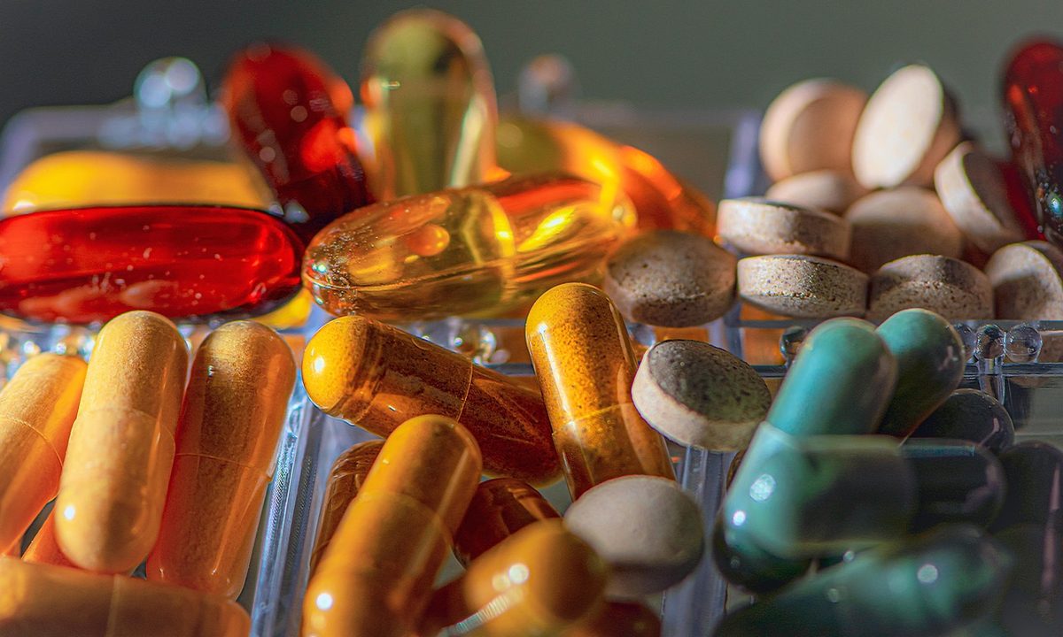 Collagen supplement capsules and vitamins